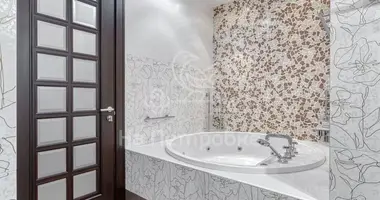 Mieszkanie 3 pokoi w Moskwa, Rosja