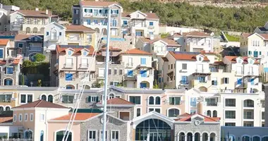 Wohnung 4 Schlafzimmer in Radovici, Montenegro