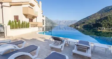 Hôtel 590 m² dans Morinj, Monténégro