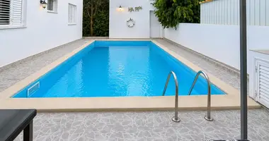 Haus 4 Schlafzimmer in Nikosia, Zypern