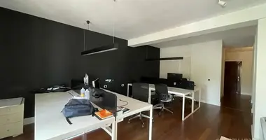 Büro 168 m² in Tirana, Albanien