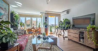 4 bedroom apartment in Spain