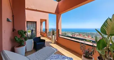 Apartamento 4 habitaciones en Mijas, Španjolska