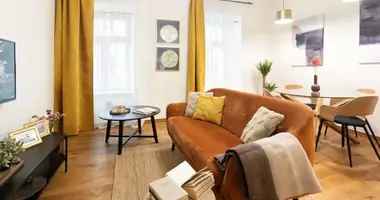 Квартира 2 комнаты в Варшава, Польша