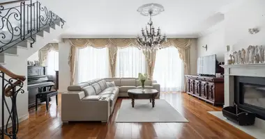 Casa en Varsovia, Polonia