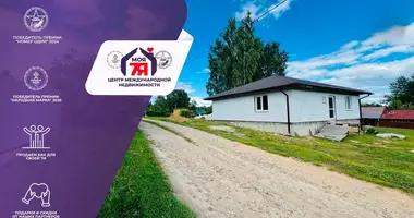 Casa en Piatryskauski sielski Saviet, Belarús