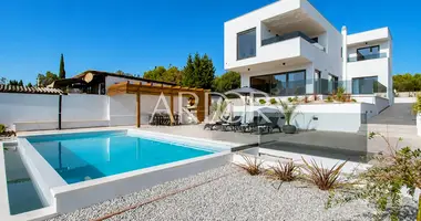 4 bedroom house in Opcina Medulin, Croatia