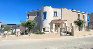 5 bedroom apartment in Peyia, Cyprus