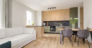 Mieszkanie 3 pokoi w Warszawa, Polska