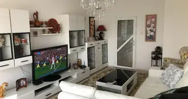 Квартира 3 комнаты в София, Болгария