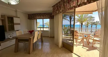 Apartamento 4 habitaciones en Torrevieja, Španjolska