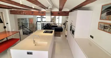 3 bedroom apartment in Valencia, Spain