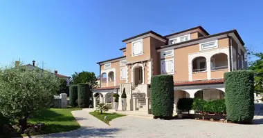 Casa 15 habitaciones en Opcina Funtana, Croacia