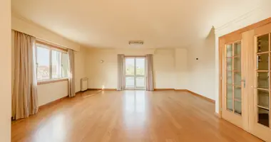 5 bedroom apartment in Porto, Portugal