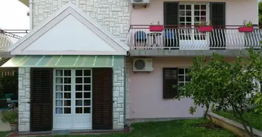 Дом 6 спален в Тиват, Черногория
