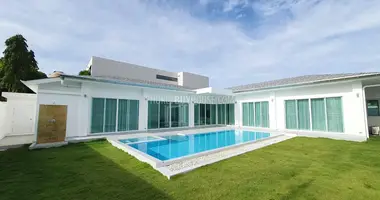 Villa in Rawai, Thailand