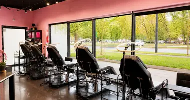 Gewerbefläche 77 m² in Warschau, Polen