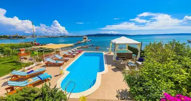 5 bedroom house in Croatia