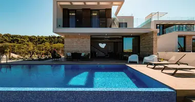 Villa 4 bedrooms in Paralimni, Cyprus