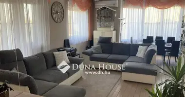 House 2 bathrooms in Central Hungary, Hungary
