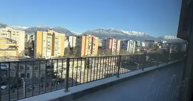 Apartamento 4 habitaciones en Tirana Municipality, Albania