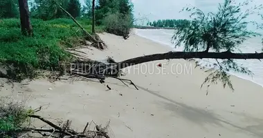 Grundstück in Khuekkhak, Thailand