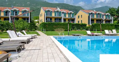 Дом 5 комнат в 7 Seaview Penthouse Kotor Bay, Черногория