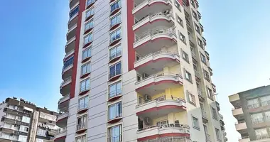 Mieszkanie 4 pokoi w Mezitli, Turcja