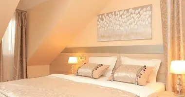 Hôtel 950 m² dans Kastel Stafilic, Croatie