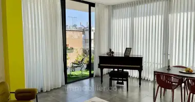 Квартира 4 комнаты в Тель-Авив, Израиль