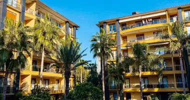 Wohnung 4 zimmer in Muratpasa, Türkei