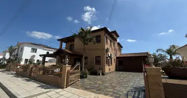 Villa 5 bedrooms in Alethriko, Cyprus