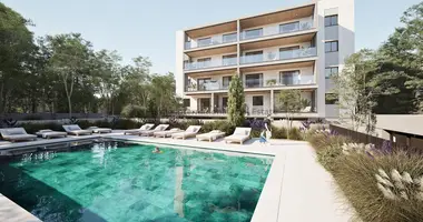 Apartamento 4 habitaciones en Demos Agiou Athanasiou, Chipre