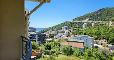 Wohnung 3 Schlafzimmer in Becici, Montenegro