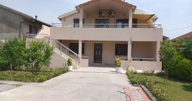 Casa 3 habitaciones en Podgorica, Montenegro