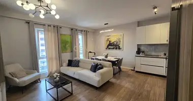 Apartament 1+1 + post parkimi ne Qender 1,100 € /month dans Préfecture de Tirana, Albanie