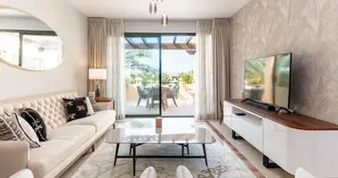 3 bedroom apartment in Estepona, Spain