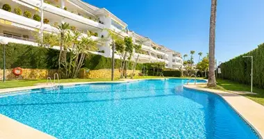 Apartamento 4 habitaciones en San Pedro Alcantara, Španjolska