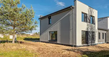 Дом в Jadvygiskes, Литва