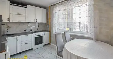 Apartamento 3 habitaciones en Lieskauka, Belarús