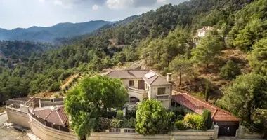 Квартира 4 спальни в Мониатис, Кипр