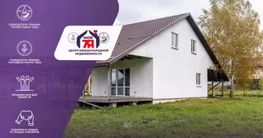 Casa en Auhustova, Belarús