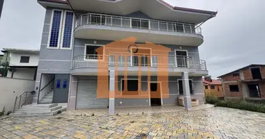 Дом 8 комнат в Дуррес, Албания