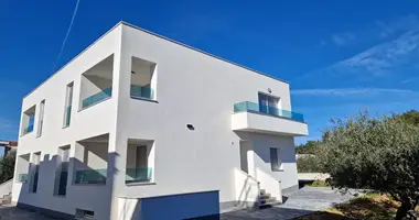 2 room apartment in Opcina Dezanovac, Croatia