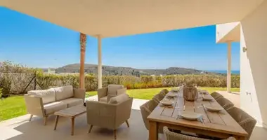 4 bedroom apartment in Benahavis, Spain