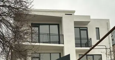 Casa 8 habitaciones en Tiflis, Georgia