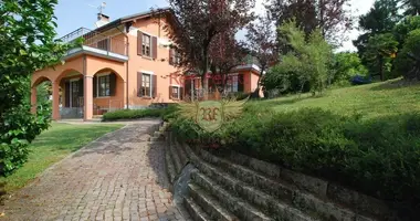 Villa 3 zimmer in Bee, Italien