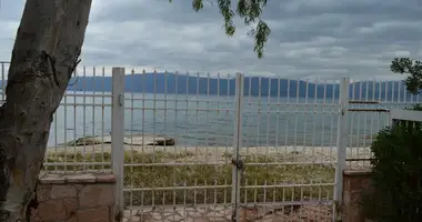 Dom wolnostojący 6 pokojów w Loutraki Perachora Agioi Theodoroi Municipality, Grecja