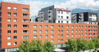 Büro 200 m² in Tirana, Albanien