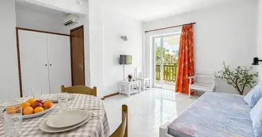 Hotel 1 000 m² in Neos Marmaras, Greece